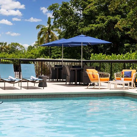 Hampton Inn Naples-Central Экстерьер фото