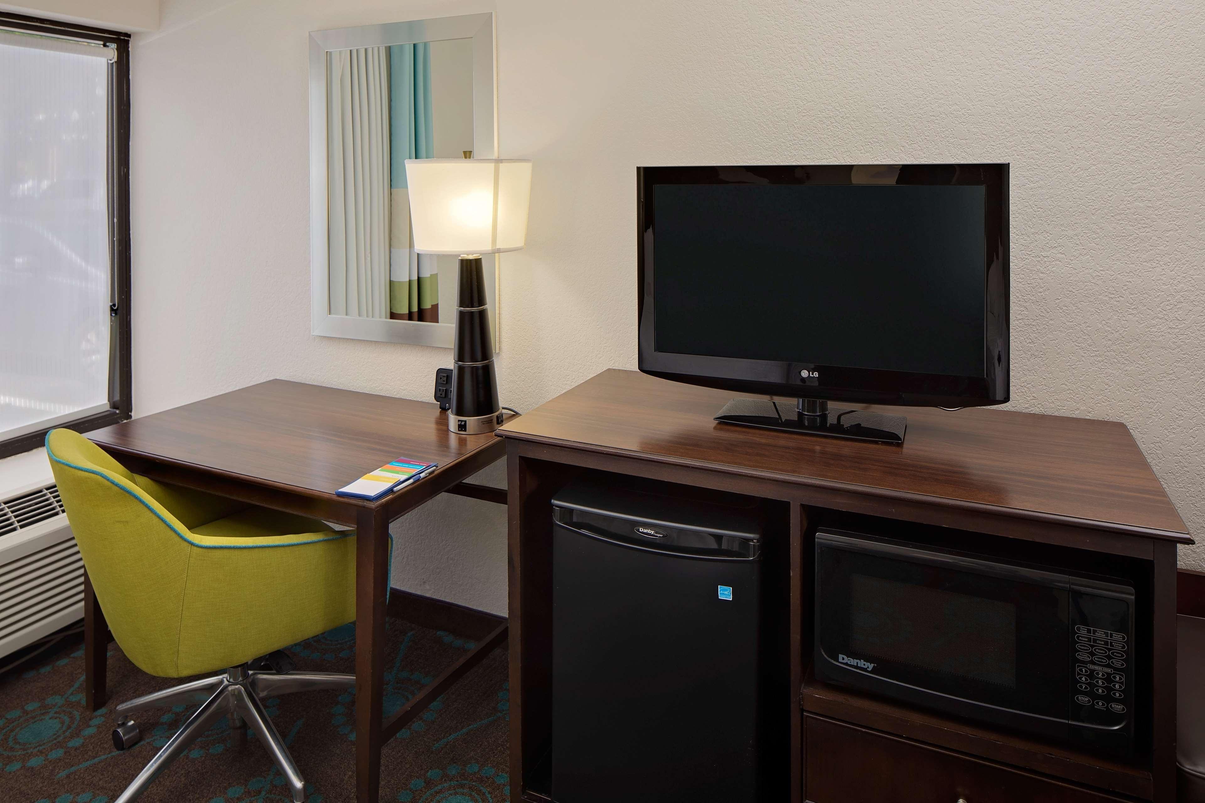 Hampton Inn Naples-Central Экстерьер фото