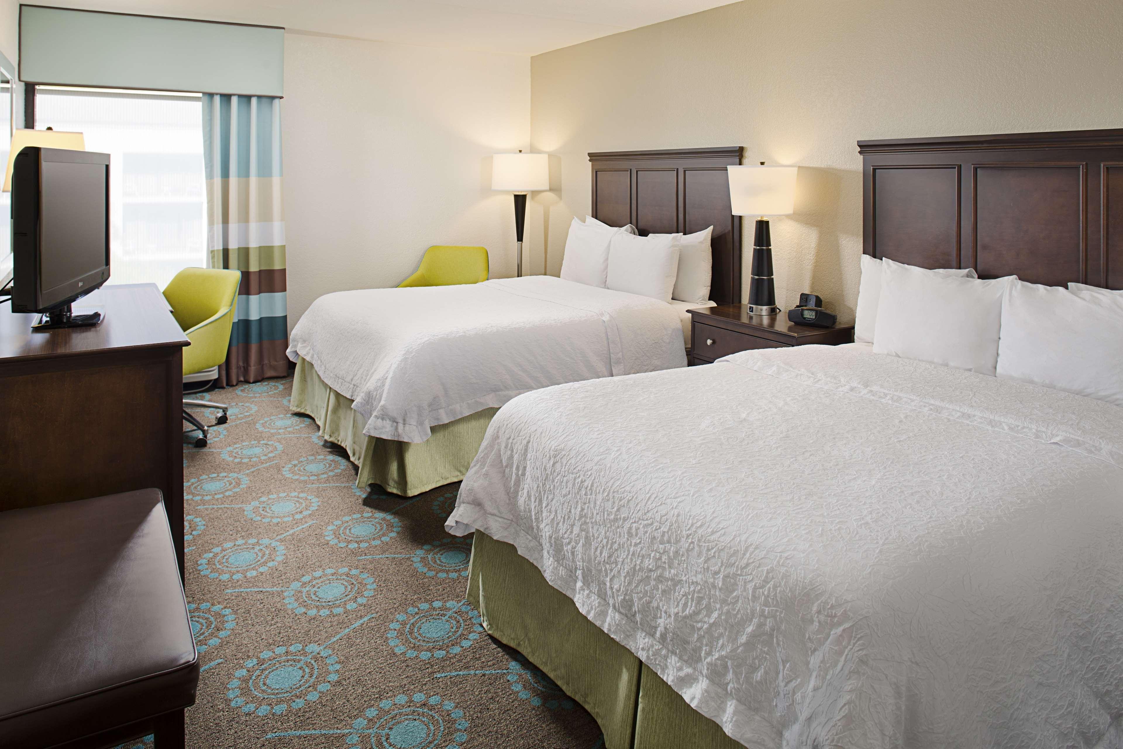 Hampton Inn Naples-Central Экстерьер фото