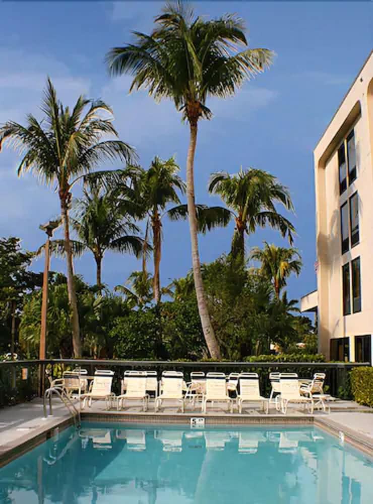 Hampton Inn Naples-Central Удобства фото
