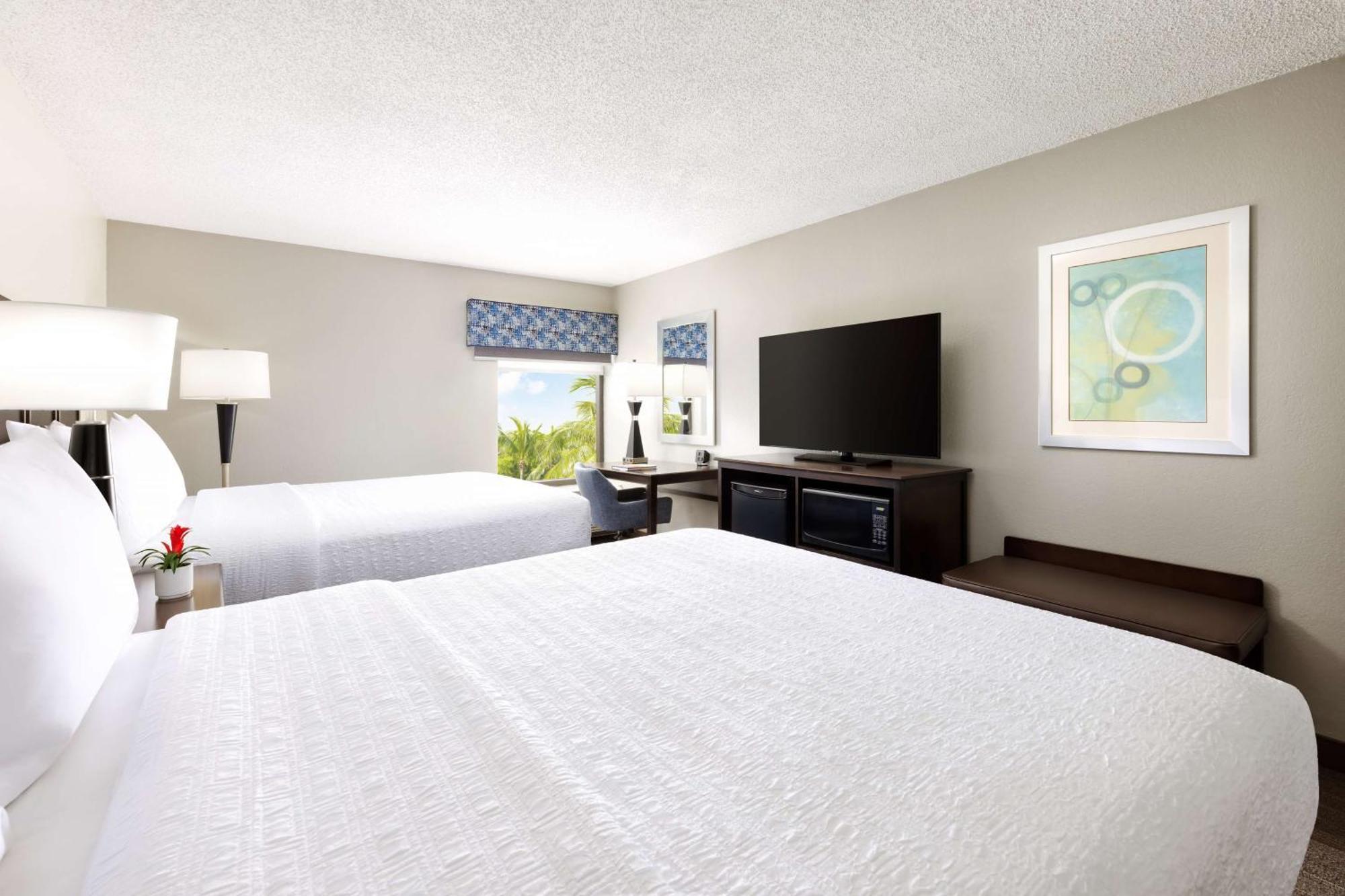 Hampton Inn Naples-Central Экстерьер фото