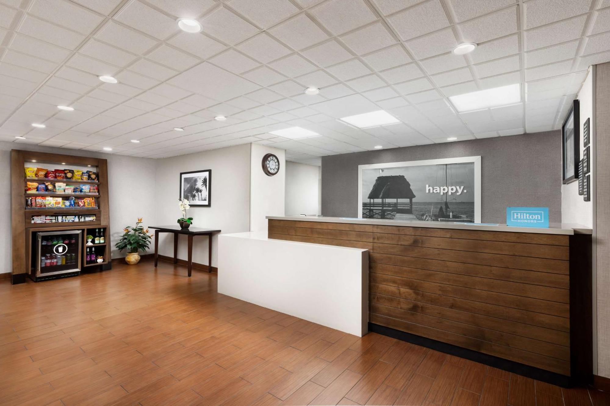 Hampton Inn Naples-Central Экстерьер фото