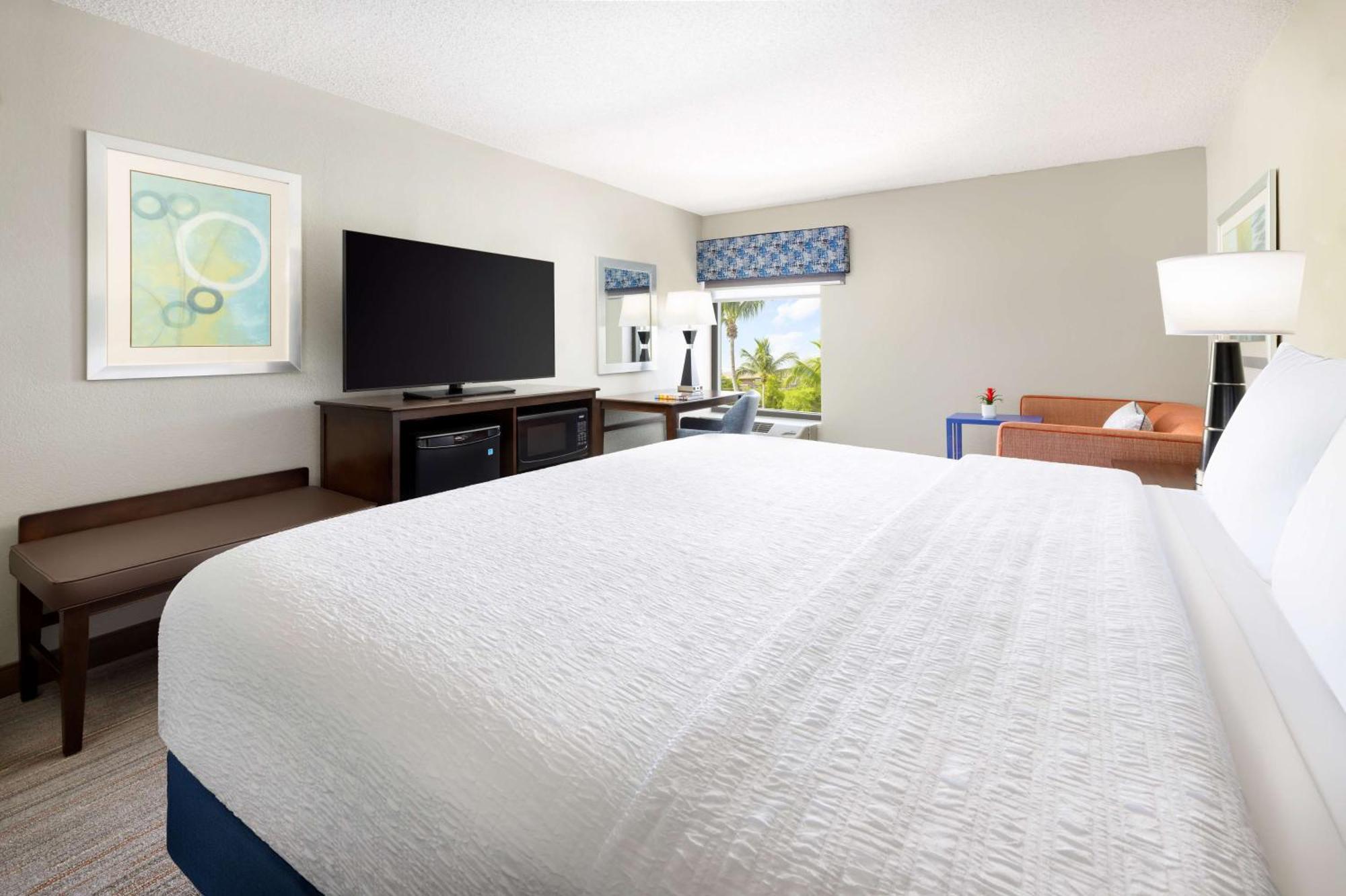 Hampton Inn Naples-Central Экстерьер фото