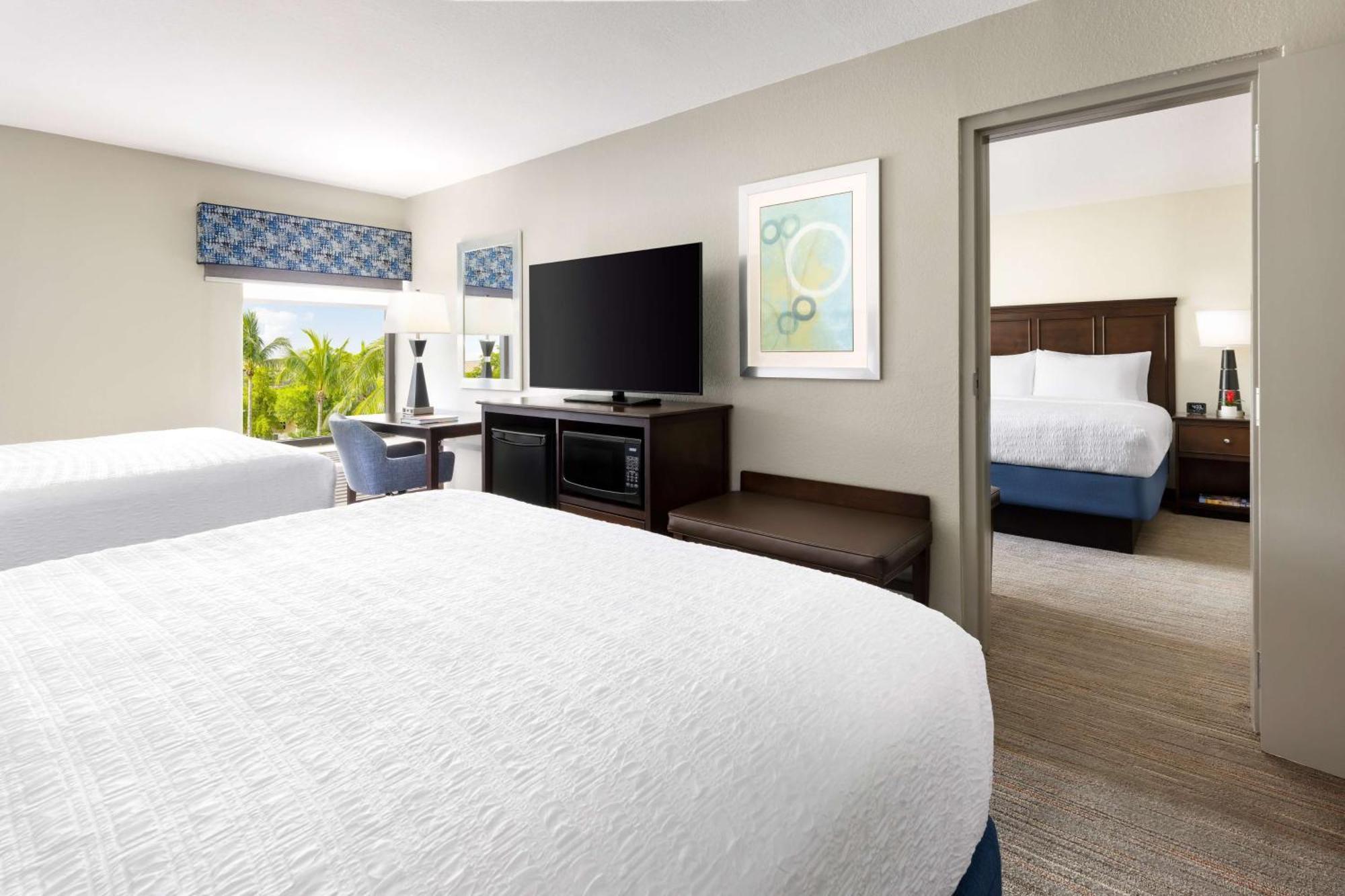 Hampton Inn Naples-Central Экстерьер фото
