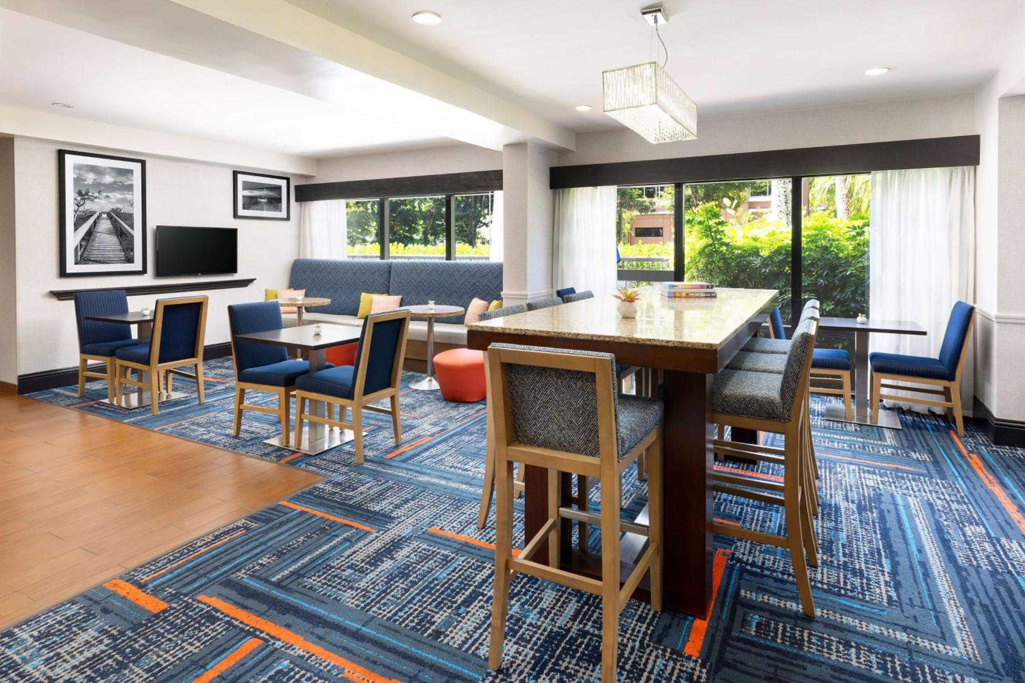 Hampton Inn Naples-Central Экстерьер фото