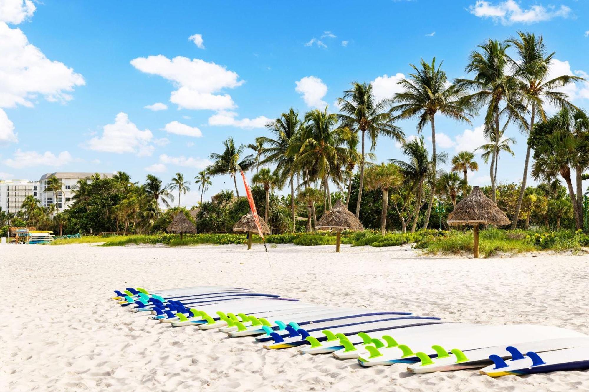Hampton Inn Naples-Central Экстерьер фото