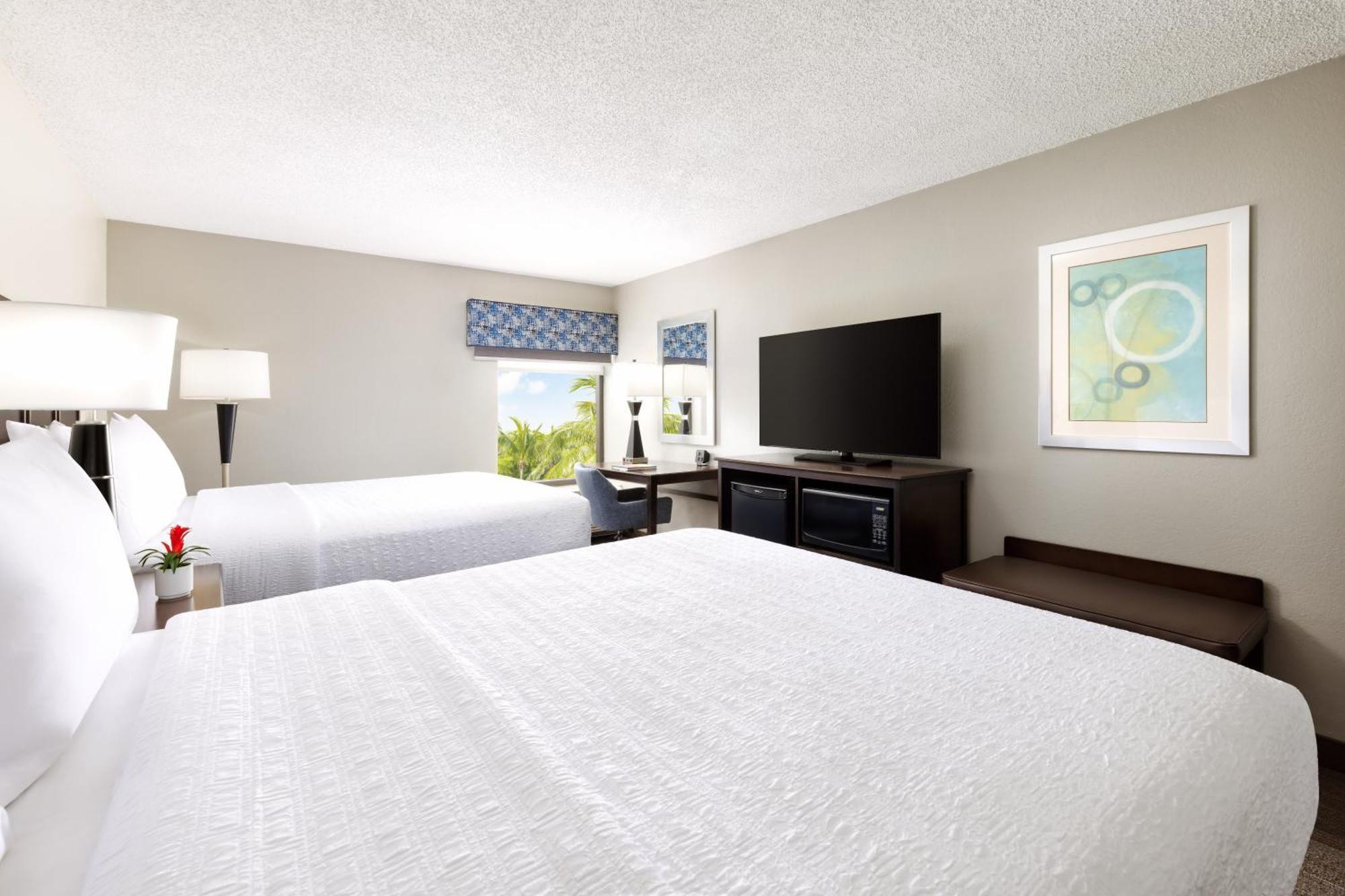 Hampton Inn Naples-Central Экстерьер фото