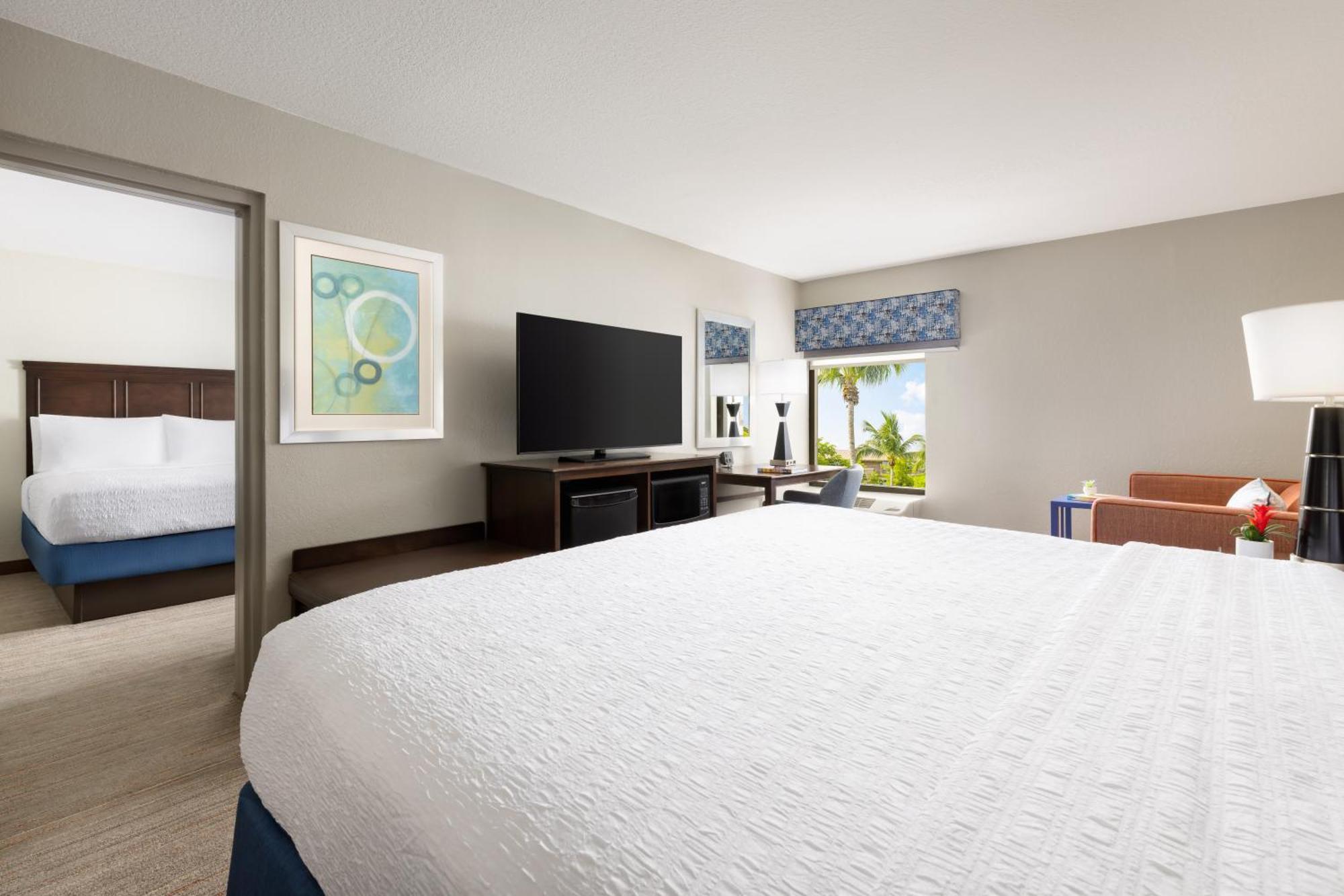 Hampton Inn Naples-Central Экстерьер фото