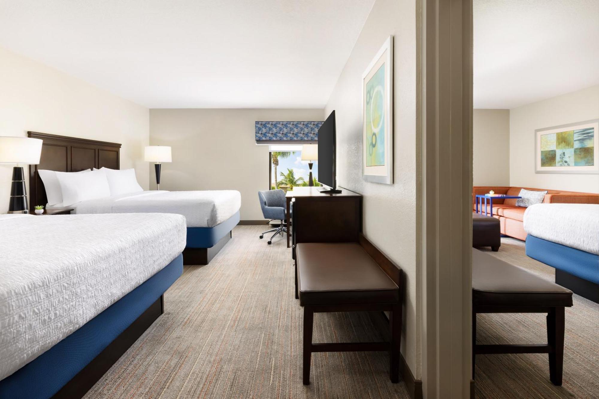 Hampton Inn Naples-Central Экстерьер фото