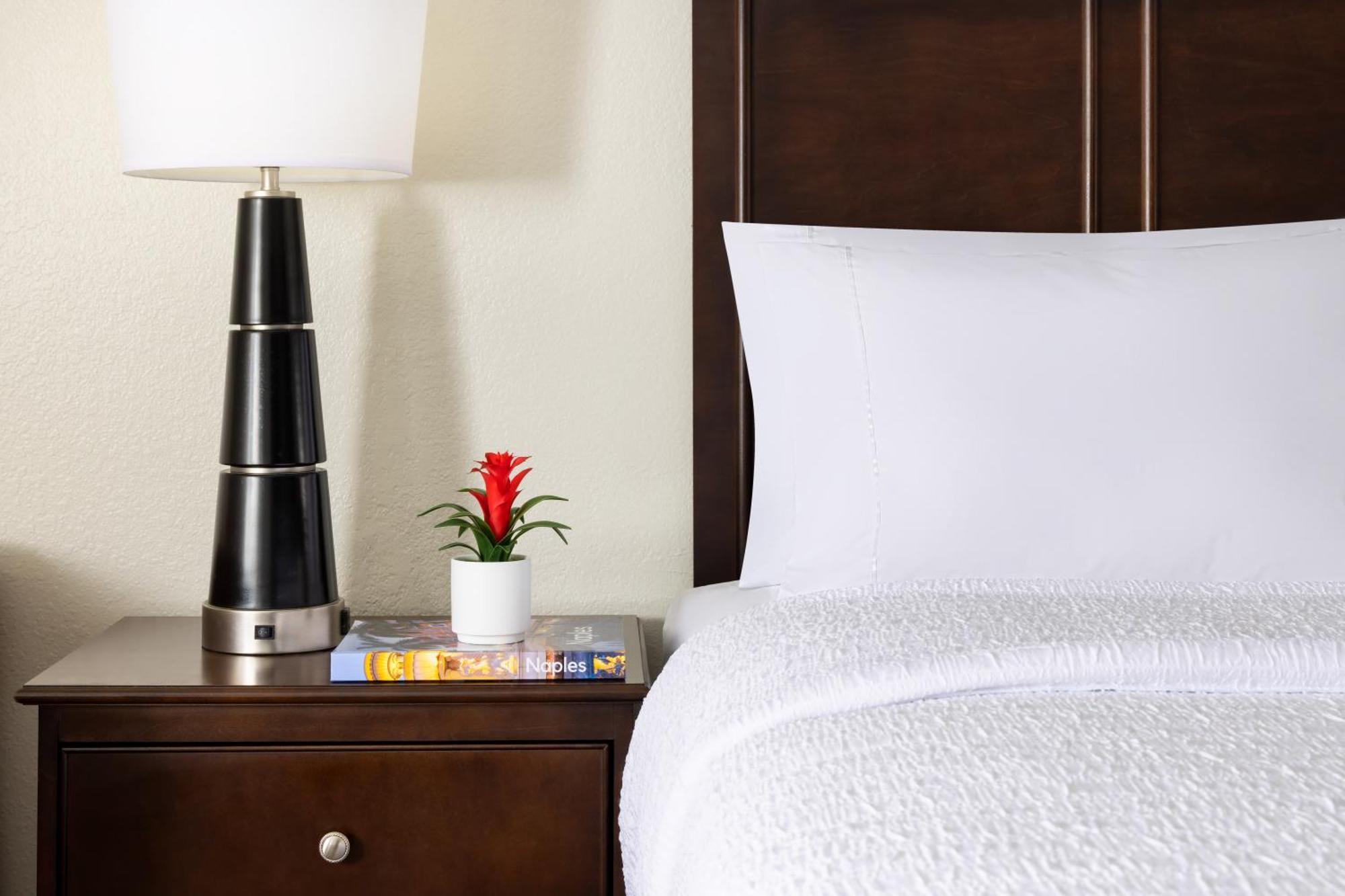 Hampton Inn Naples-Central Экстерьер фото